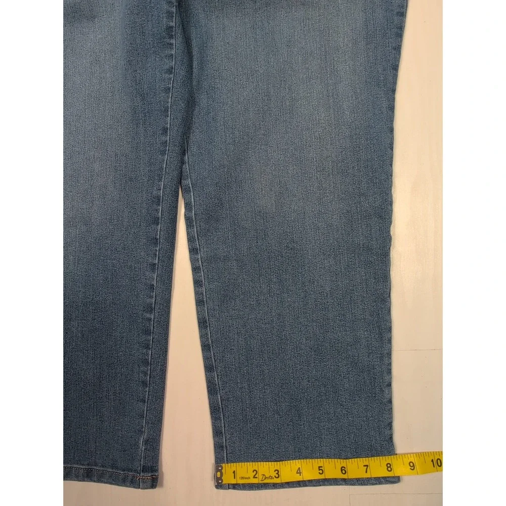 Gloria Vanderbilt Amanda Slimming Tapered Leg Jeans Blue 18W Short NWT - Picture 4 of 13